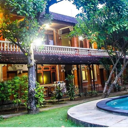 Budhi beach inn Kuta Lombok Exterior foto