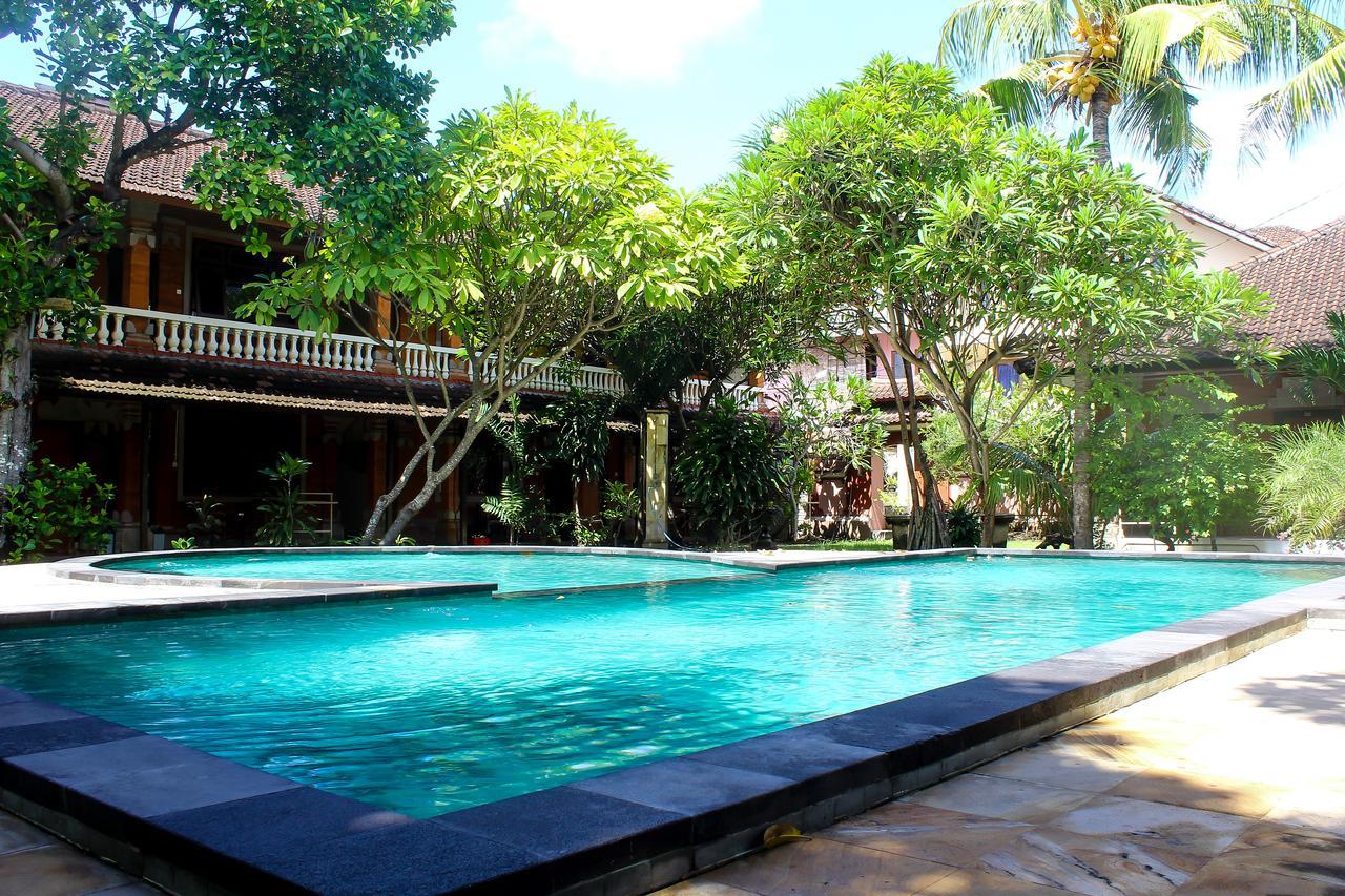 Budhi beach inn Kuta Lombok Exterior foto