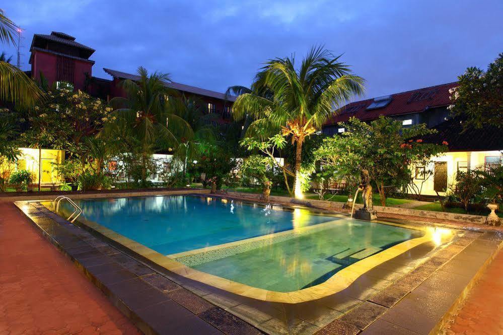 Budhi beach inn Kuta Lombok Exterior foto